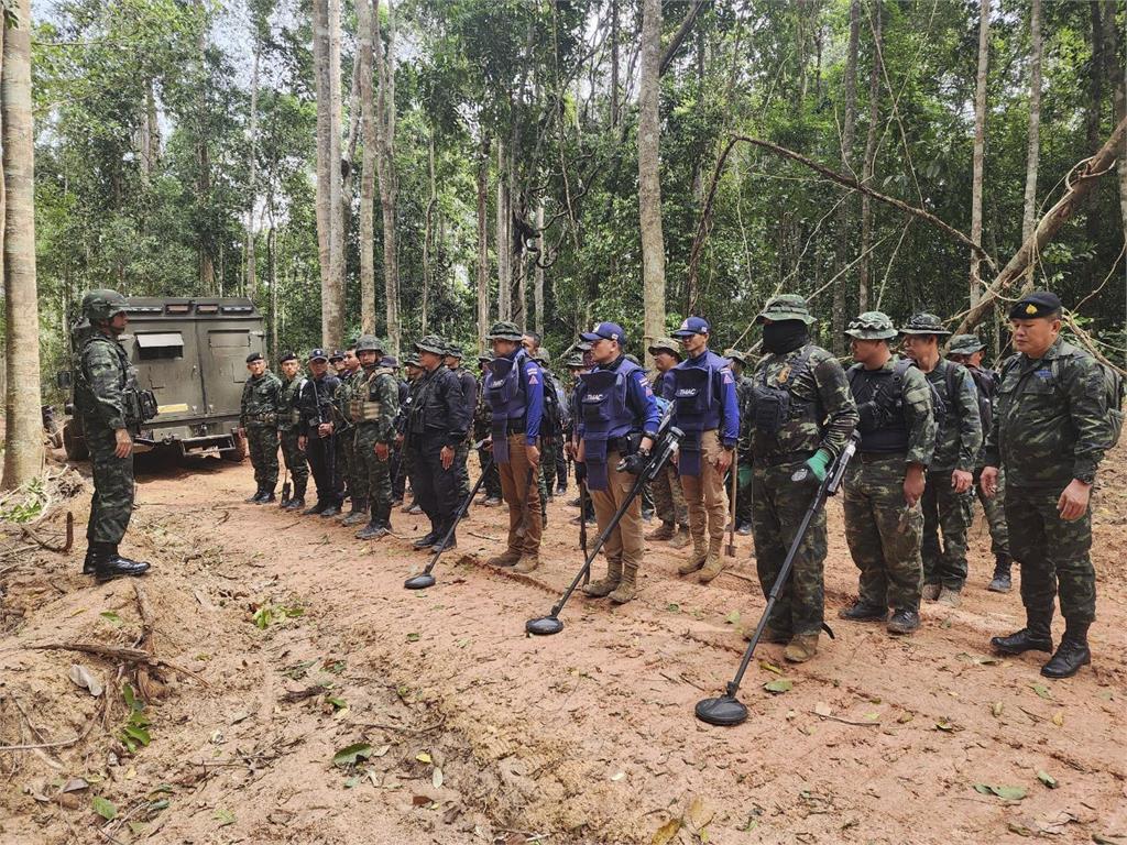 泰柬邊境衝突「2國軍力差距」曝光！泰軍人數、武器「壓倒性」狂勝柬埔寨