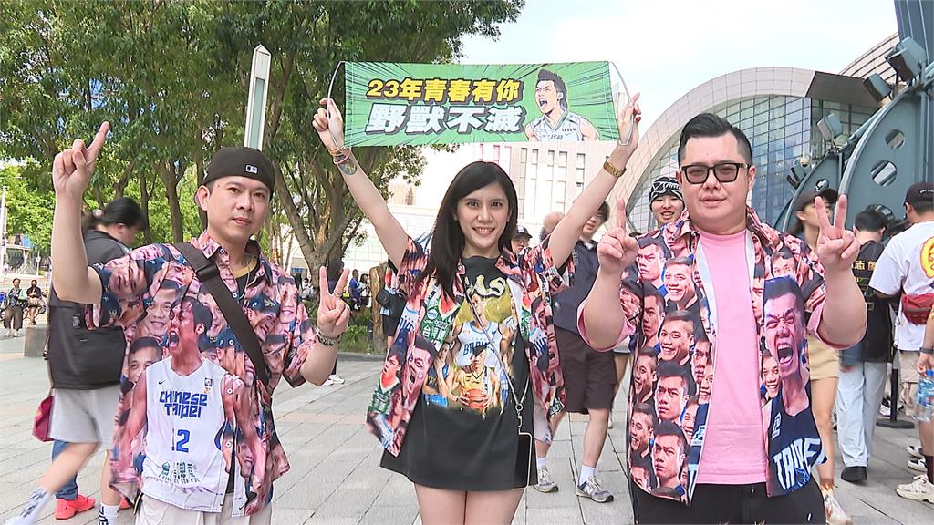 林志傑引退賽吸上萬粉絲到場　周邊商品熱賣500萬