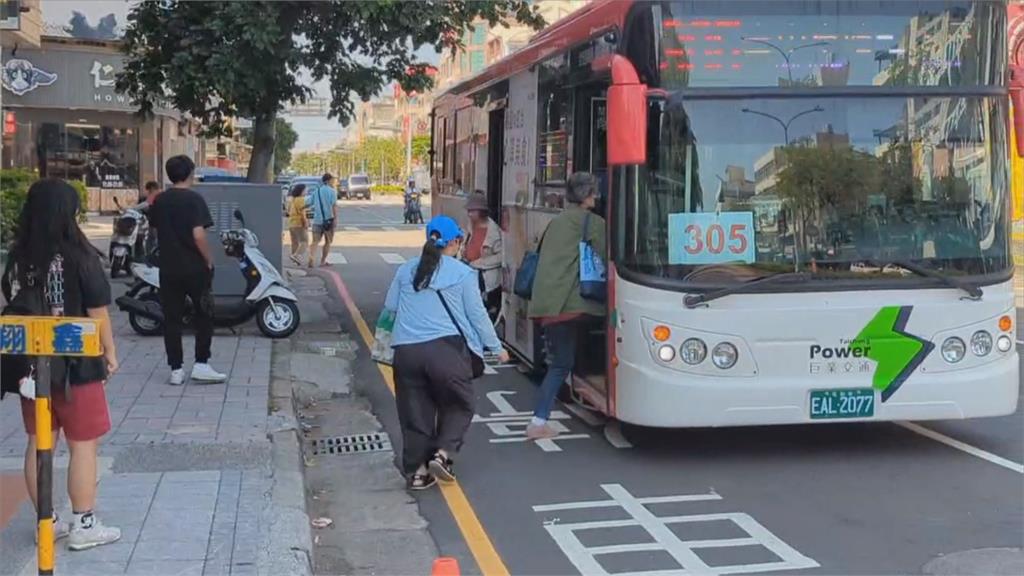 台中火爆阿伯公車上「連珠炮飆罵司機」　客運業者說話了