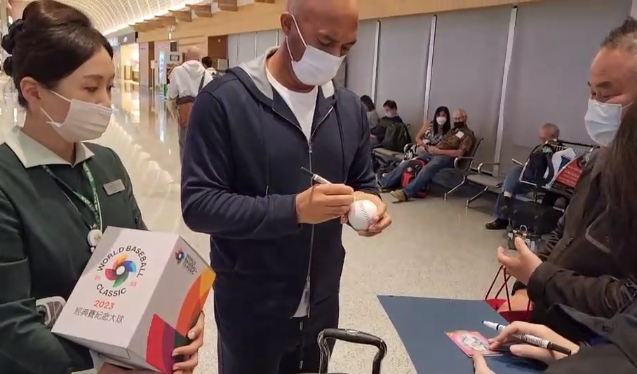 李維拉晚間返回紐約 豎大拇指讚:旅程非常棒!台灣謝謝你