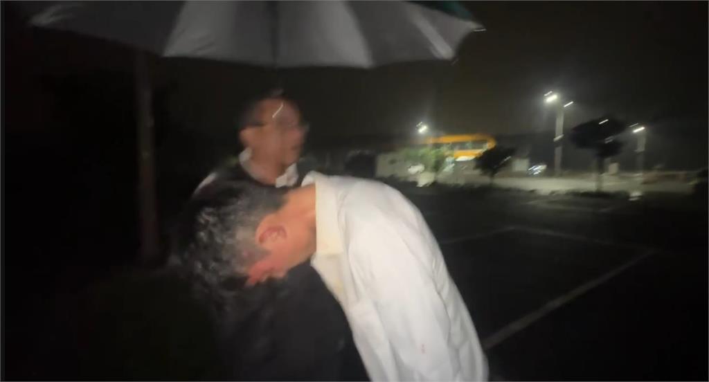 快新聞/基隆停車場小客車燃燒!車主幸運獲救