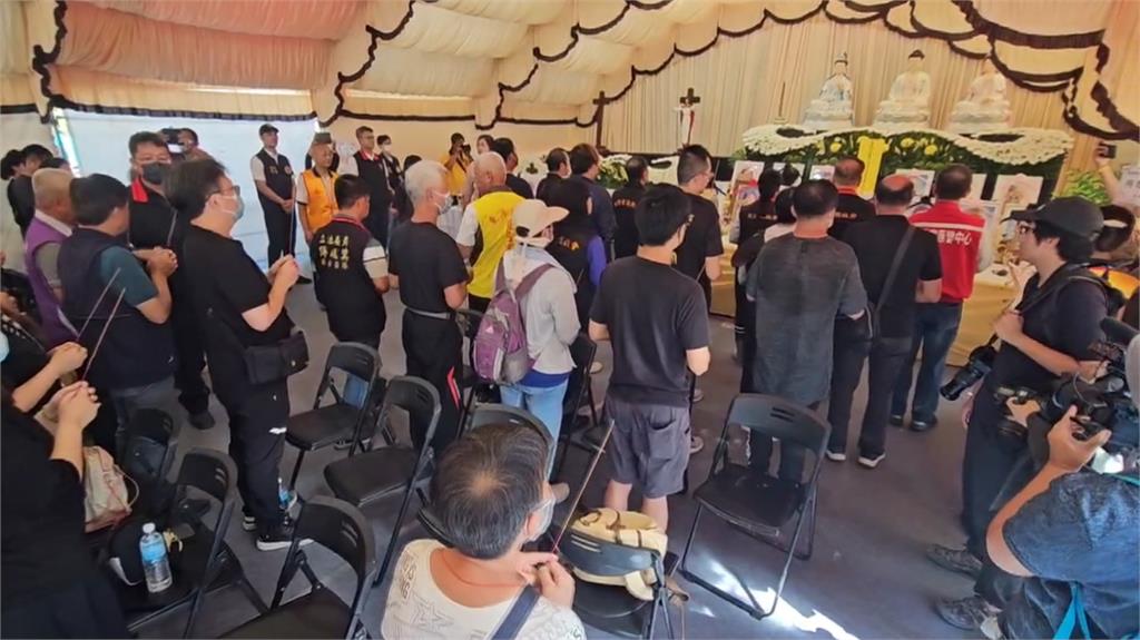 徐榛蔚頭七法會掉淚遭嗆「擺拍」　死者家屬悲痛要真相