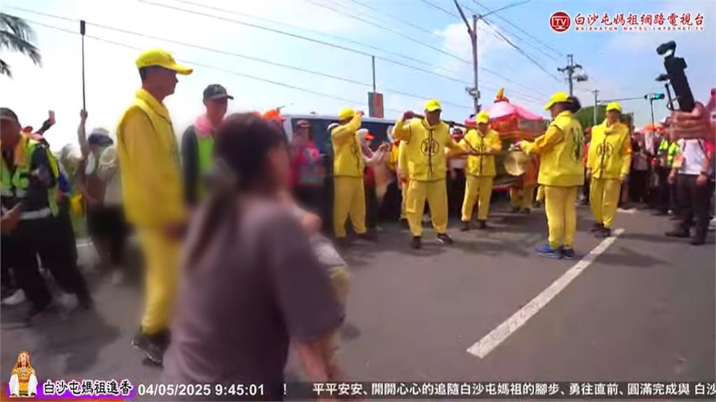粉紅超跑回鑾放慢腳步 停駕為吳地大東庄天后宮擇地建廟