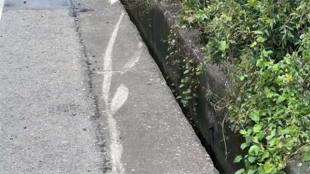 苗栗男大生騎車自摔水溝! 2小時候被發現送醫不治