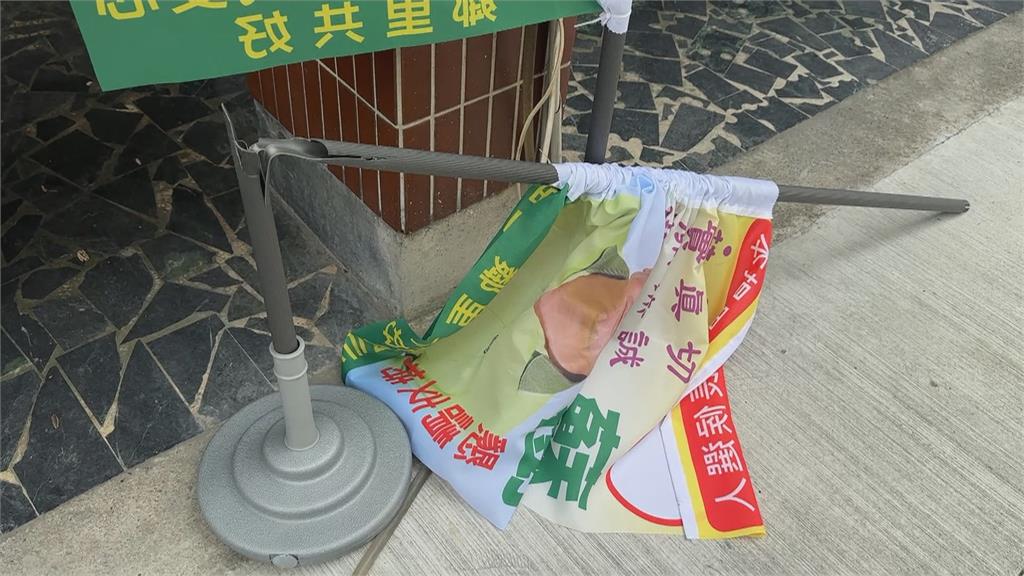 高雄本揚里戰火猛烈！　前里長控對手踢斷競選旗幟