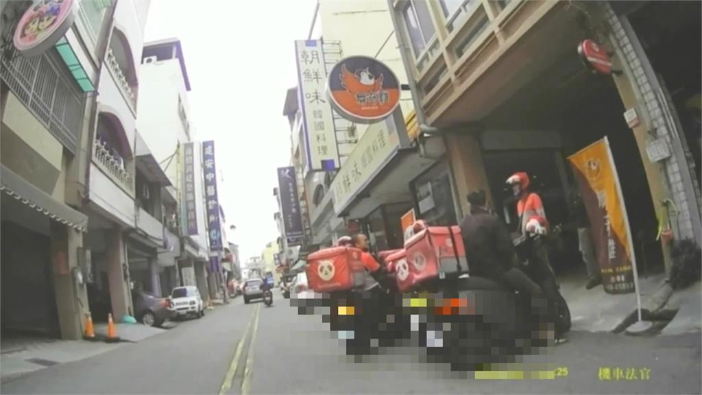 外送員騎車亂象多! 20秒內直擊6項交通違規