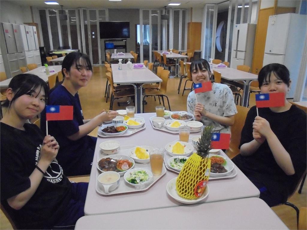 台南鳳梨前進北海道 美唄市當地高中生狂給讚