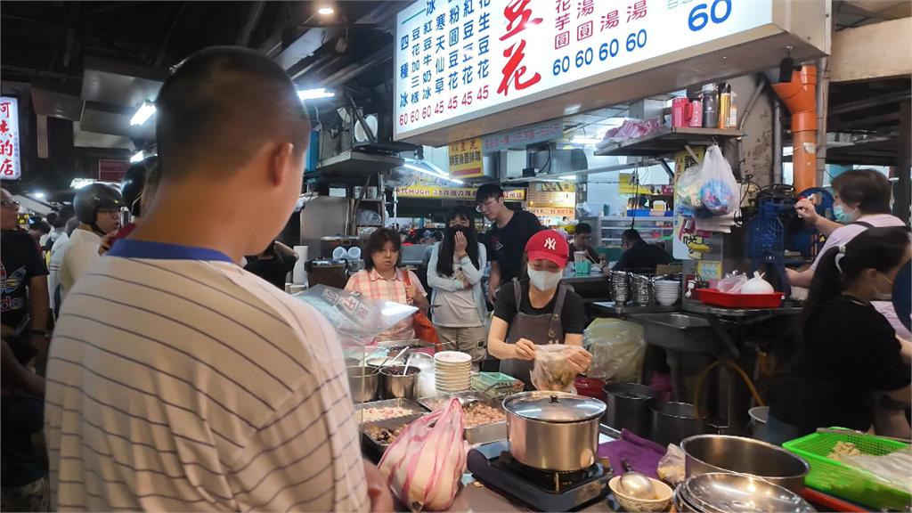 在地人從小吃到大！景美50年豆花老店　第二代鐘老闆傳承好滋味
