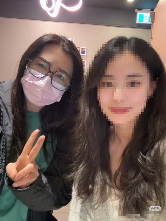 中秋節「氣質眼鏡妹」爽嗑海底撈!竟是58歲王祖賢「驚人近況」曝光