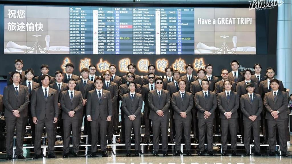 藍白酸卓榮泰：有錢包機看球？他搬出「Team Taiwan棒球帽」打臉：成本極低