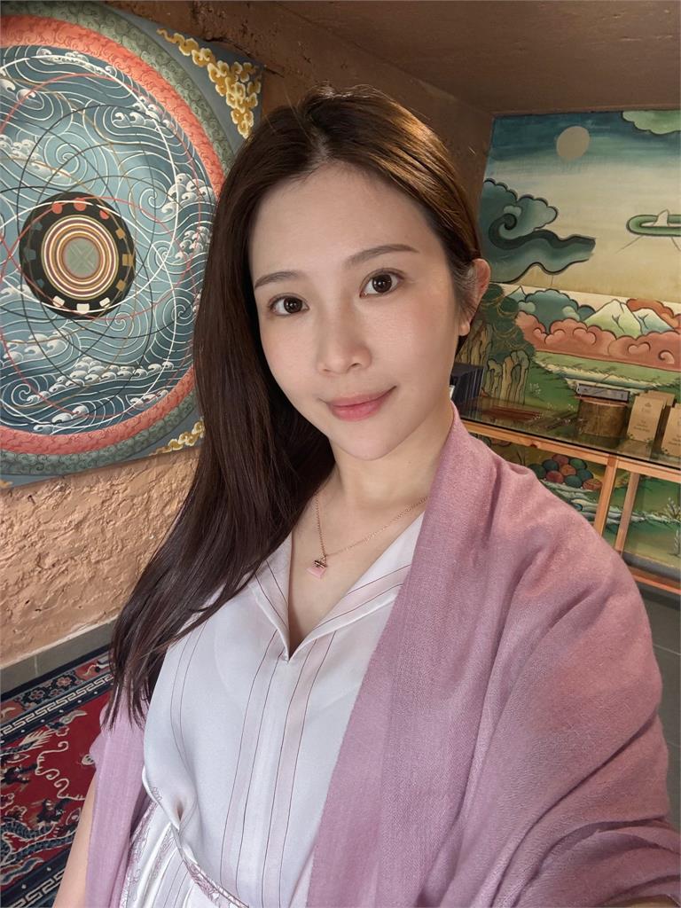 「雞排妹」鄭家純懷孕9週曬超音波照!悲痛「證實流產」最新狀況曝光