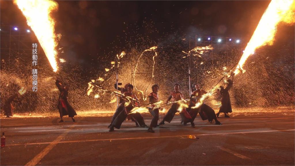 台灣之光！英國達人秀「足耍火桌」　足上舞伶楊立微苗栗重現絕技