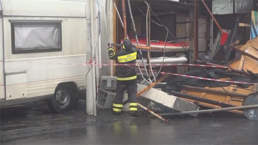 暴風侵襲義大利南部！　西西里島海景餐廳慘淹　民眾險遭大浪捲走