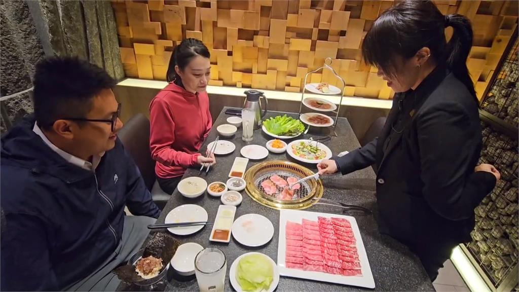 孕婦突「破水」燒肉一口都沒吃! 剖腹產下國慶寶寶
