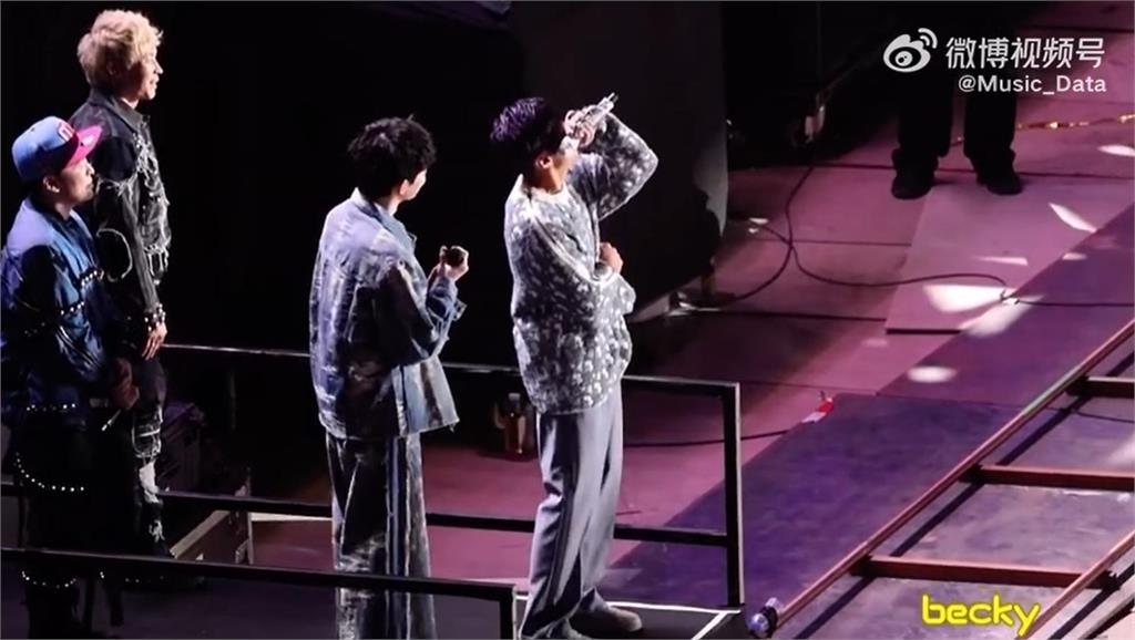 演唱會被逼哭!周杰倫「淚灑舞台」登熱搜…發文禁歌迷「講這事」:以後不準再說