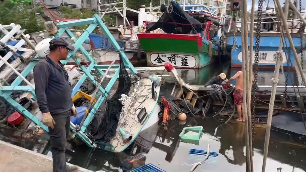 疫情缺工、設備老舊 宜蘭大溪漁港船隻沉船
