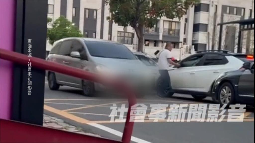 斗六市街頭警方當街破窗抓藥頭 民眾一度以為黑幫擄人