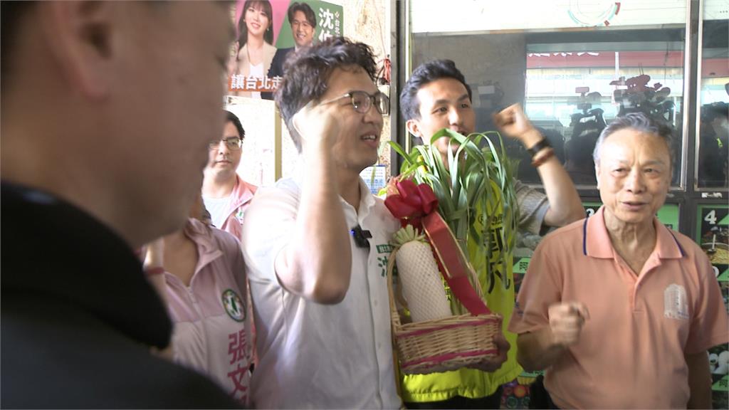 沈伯洋掃市場人氣旺！　力挺黃偉哲秀AI深偽　　打臉蔣萬安