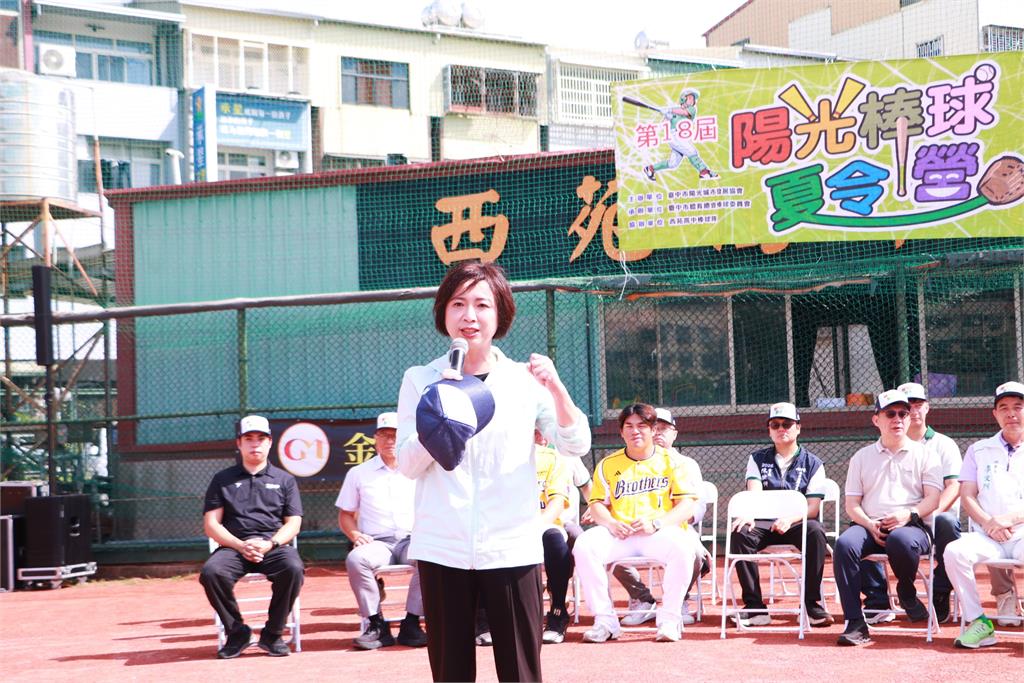 快新聞／拒絕「球棒之都」！何欣純挺基層棒球　承諾全面盤點球場