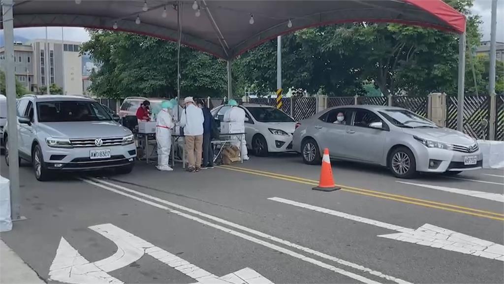 「士北科車來速」啟用首日塞爆　柯：快篩陽再來