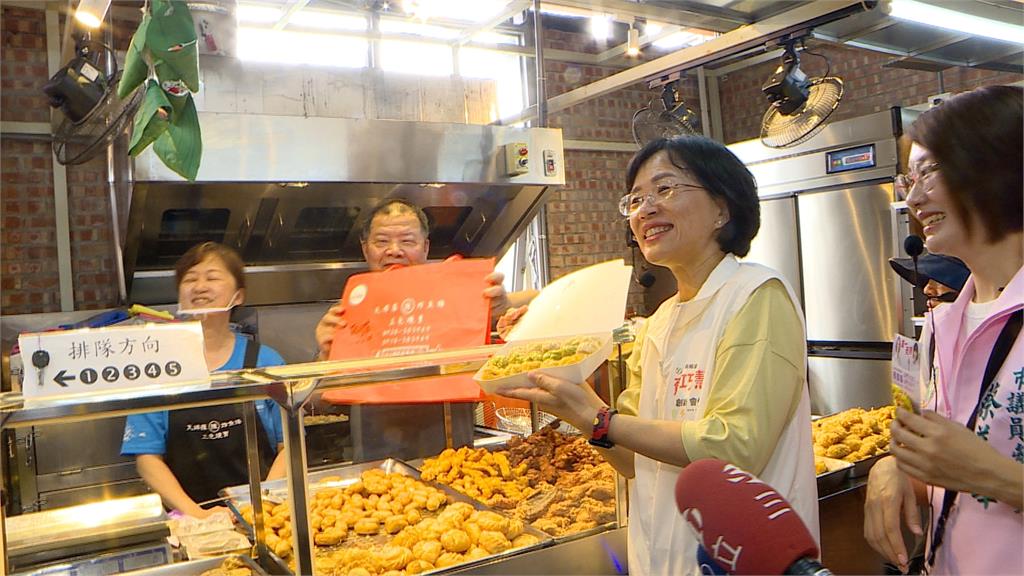 蘇巧慧掃街鐵粉秀蘇貞昌競選扇子　李四川陷治水風波挨批人設破滅