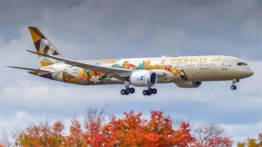 快新聞／出國注意！桃機報到系統故障「旅客排長龍」　中東戰火再起5航班取消