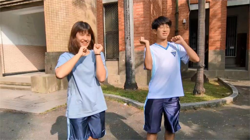 雄中「最強司儀」! 介紹詞結合饒舌.繞口令引師生歡呼