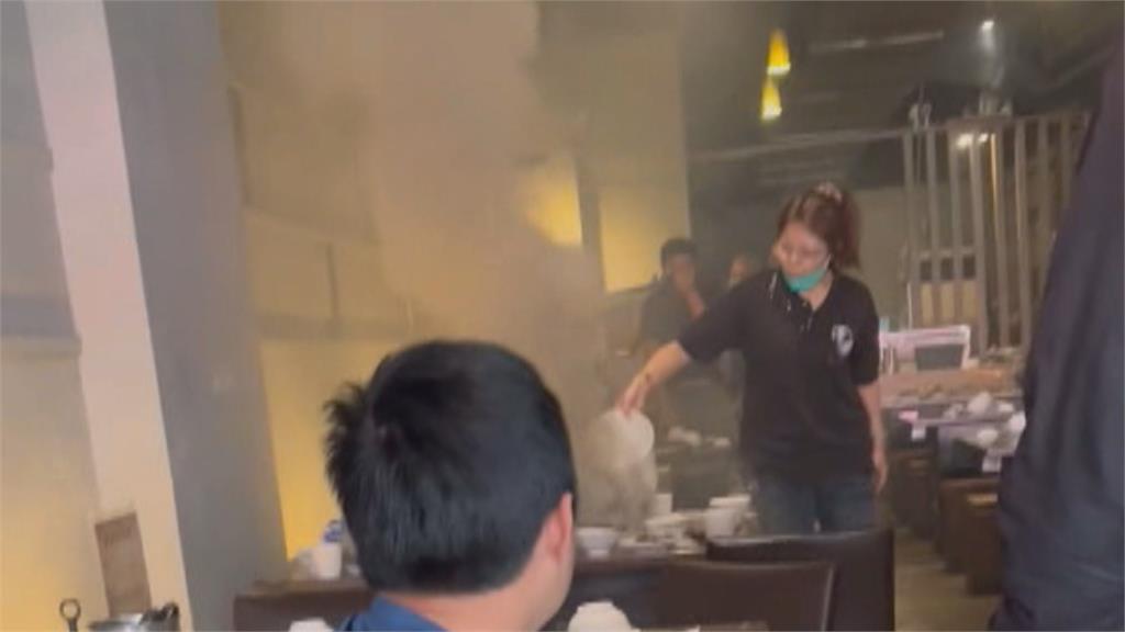 燒肉店起火客人「端肉」逃生 隔壁珠寶店怕被「趁火打劫」