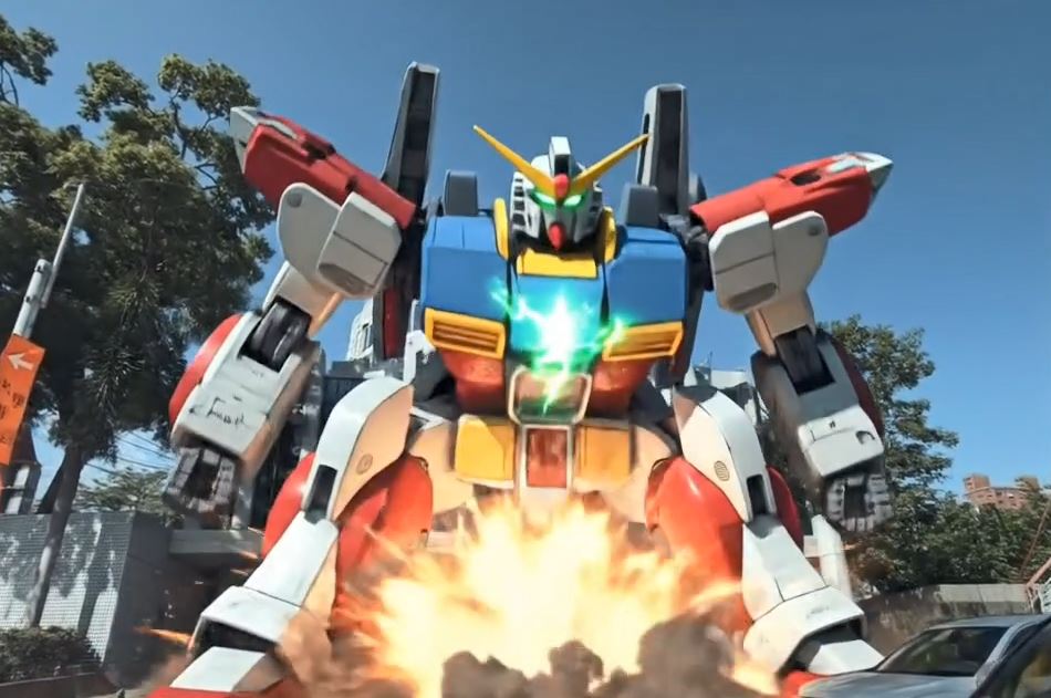 活動中心變身「鋼彈」！　國小鋼彈外牆造型搭上AI影片再翻紅