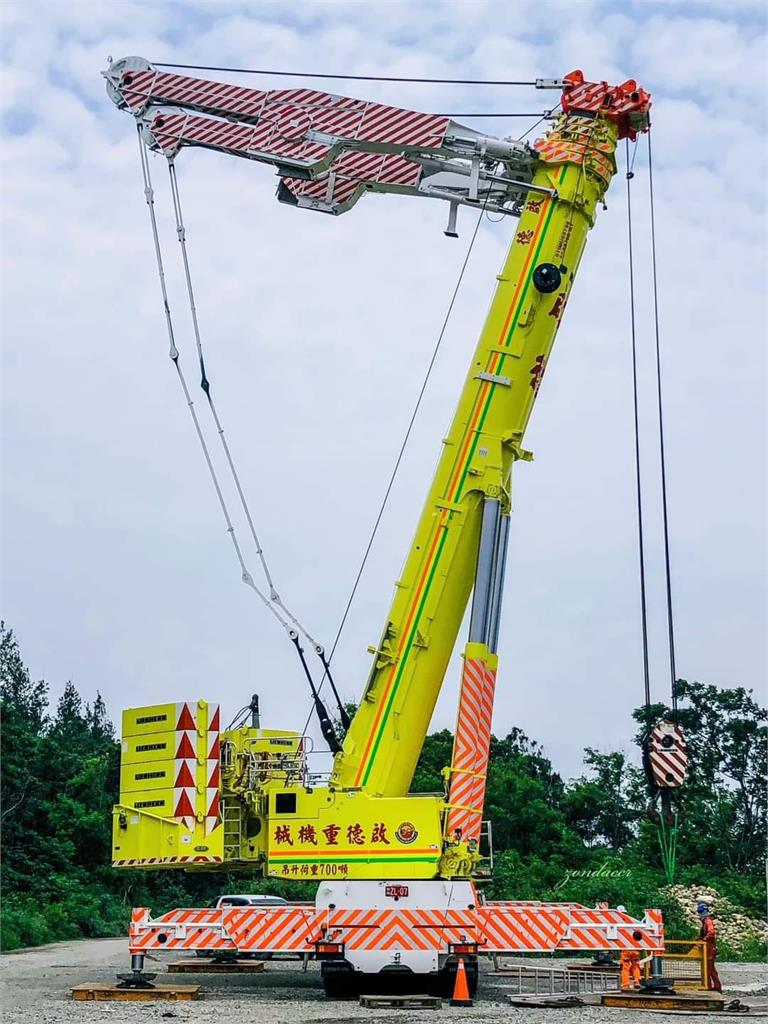 吊車大王「年收30億」自認苦二代！曾遭「鐵板重砸、鋼索割手」：與死神搏鬥N回
