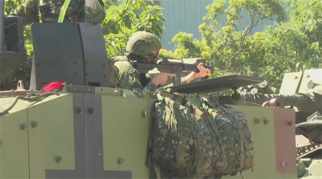 快新聞／CM22迫砲車、雲豹裝甲車亮相！國軍「立即備戰操演」反制共軍威脅