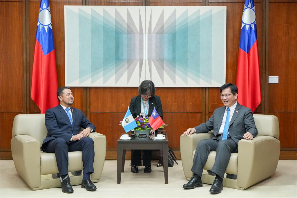 快新聞/陪同瓜地馬拉議長晉見賴總統 林佳龍期許:官民合作實現台瓜共榮