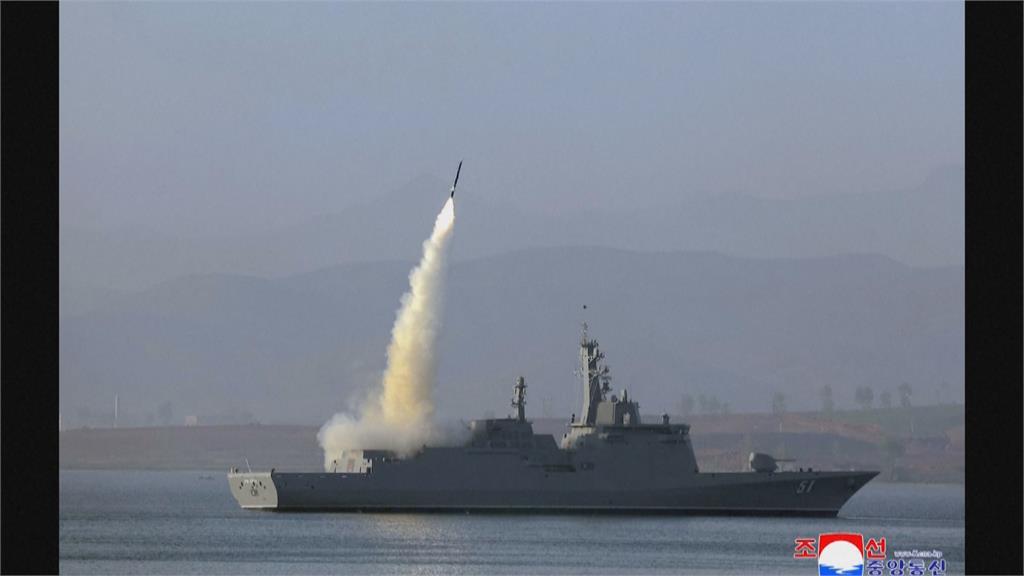 金正恩攜愛女視察「崔賢號」試射 當場指示:加快海軍核武化