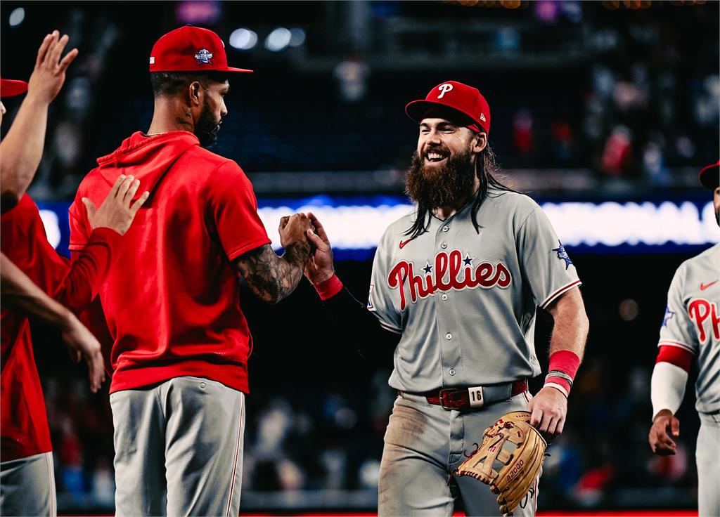 MLB(影)／最後一好球還是沒放棄！費城人9局上演8分大逆轉　國民主場球迷看傻眼