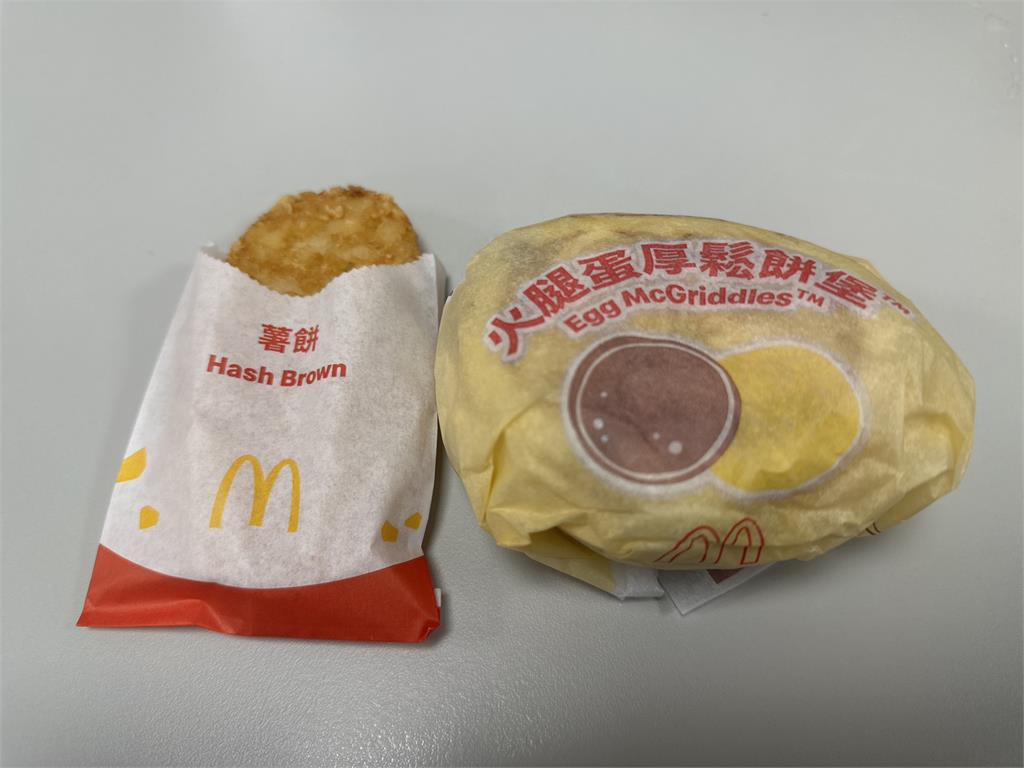 麥當勞厚鬆餅堡「重磅回歸」塞滿排隊人潮!超頂實品開箱「真實口感曝光」