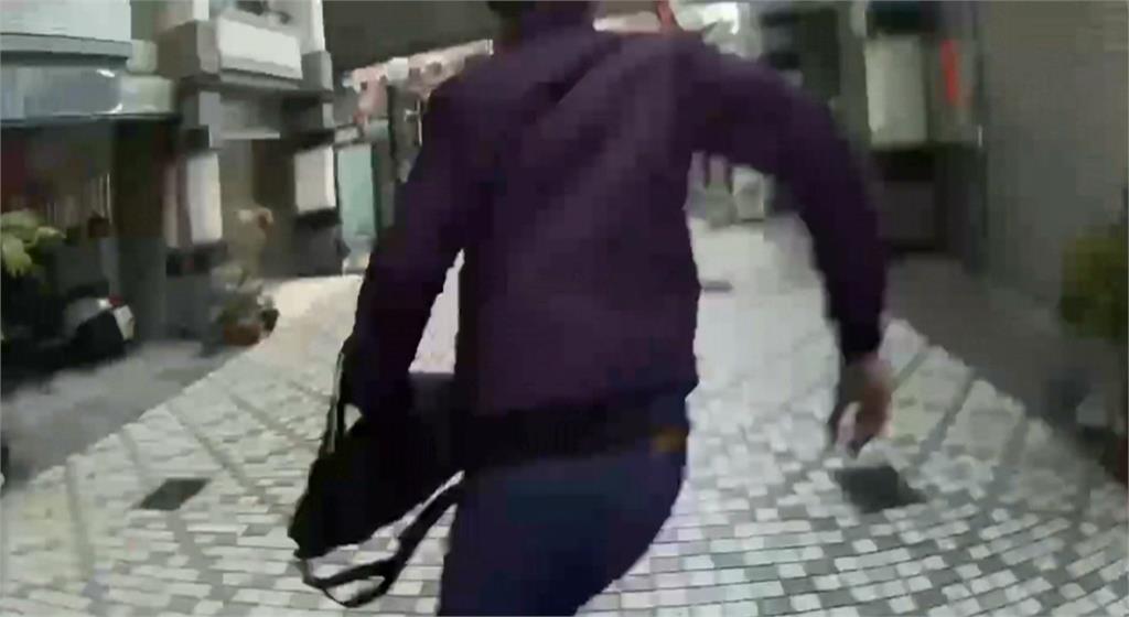 詐團車手遭逮爆哭! 員警邊上銬還要邊安撫情緒