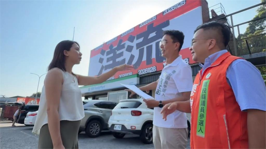 南投不靠海也有小水滴！　埔里超商外掛超巨「洋流看板」