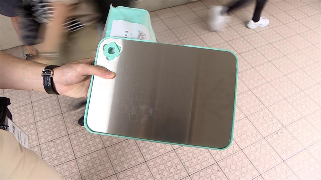 白色砧板長黑點別再用　譚敦慈曝黴菌、食物中毒關鍵風險