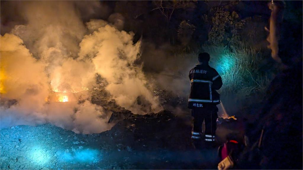 快新聞/嘉義公墓冒「鬼火」!遇水爆炸 3消防員燒燙傷送醫