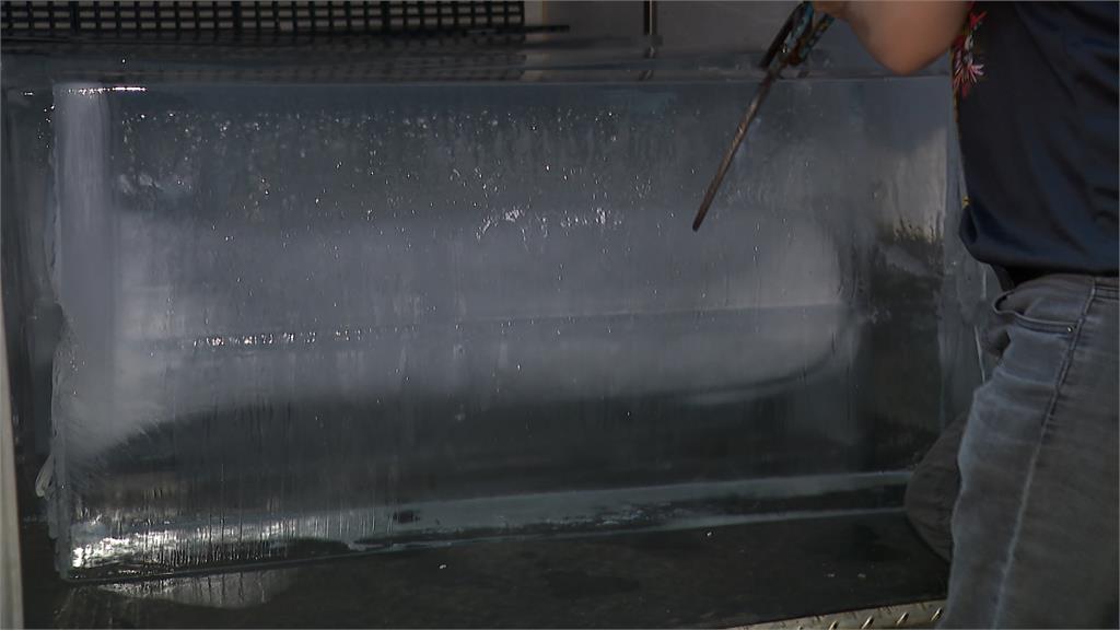 餐廳開工驚見「員工離奇陳屍冰庫」！67歲女鎖12hrs慘凍死「最後足跡曝光」