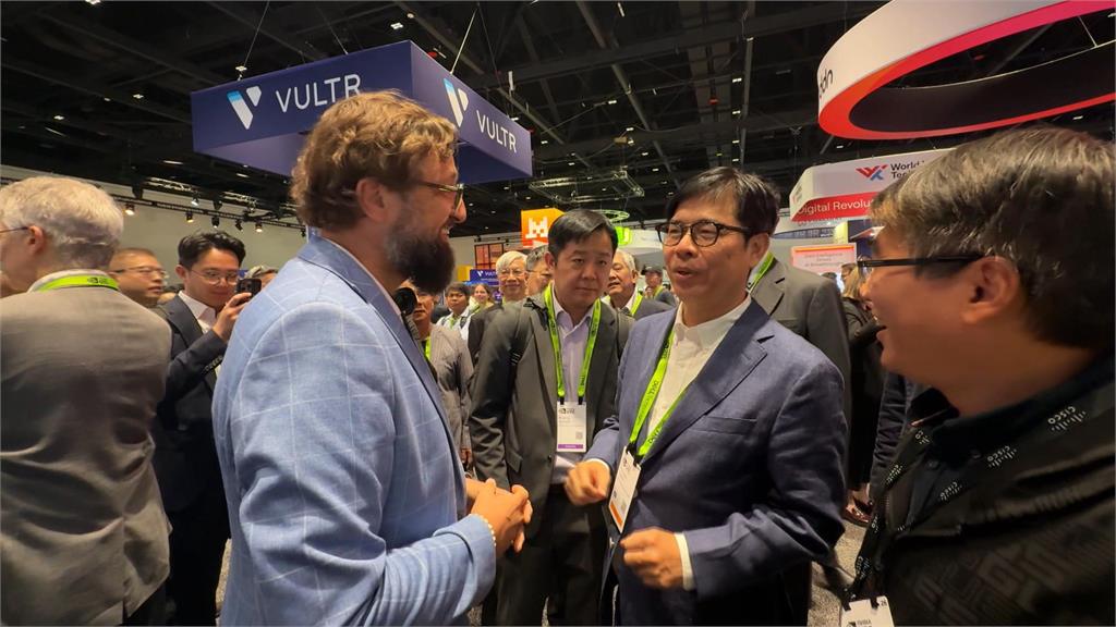 陳其邁受邀輝達GTC大會　一旁坐鴻海劉揚偉「兩人互動」曝光