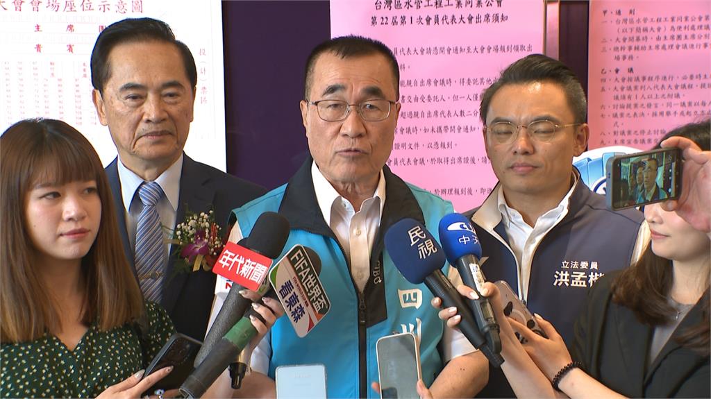 競選主視覺比拚！　　李四川橋梁意象　蘇巧慧溫暖創新