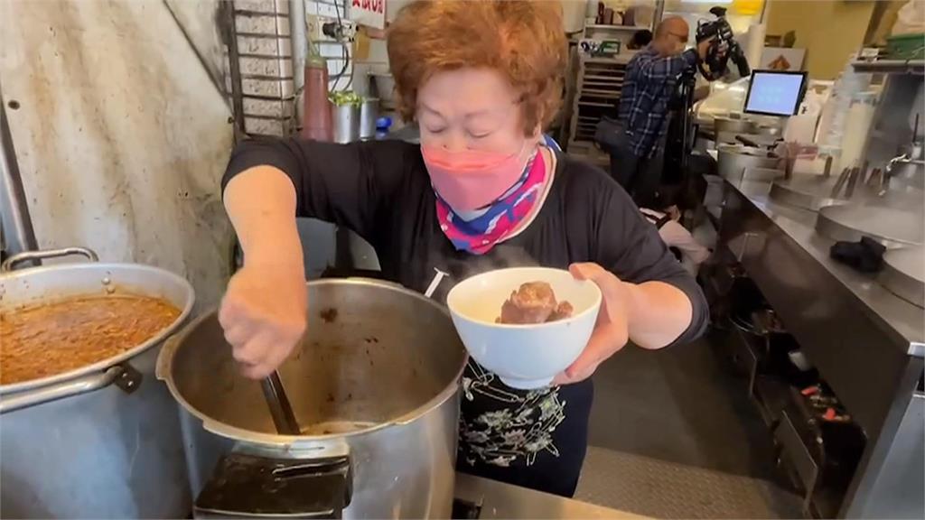 小吃店提醒「遇阿嬤勿拿1元結帳」 很會碎碎念?背後有原因