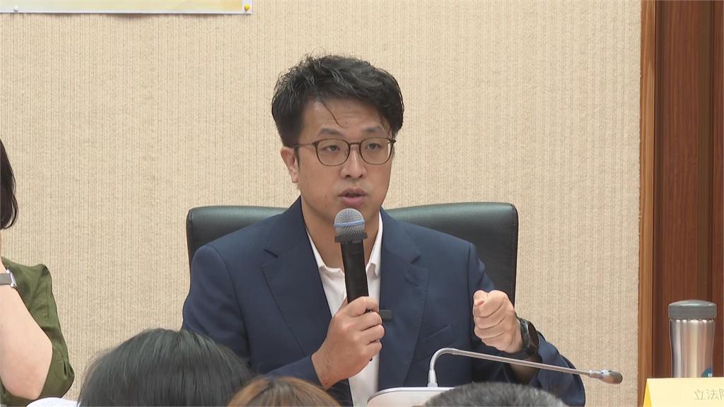 快新聞／批北市府為難公務員「假日攻防選舉」！沈伯洋盼：基層減壓