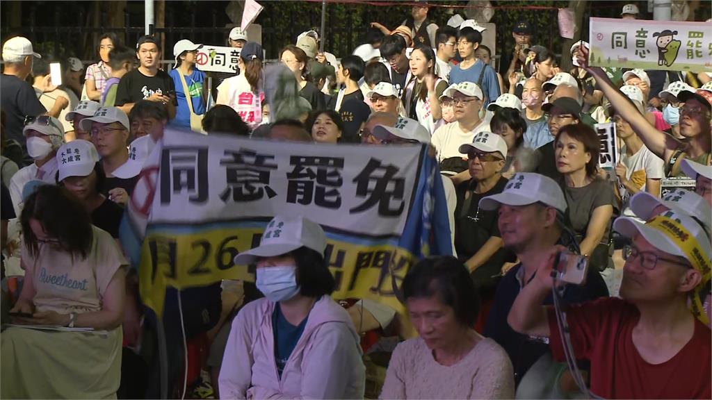 首場罷免公民晚會立院前登場 「葉霸」北上開講嗆傅被中滲透