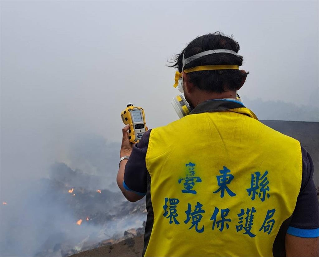 快新聞／綠島垃圾掩埋場昨起火燃燒！台東縣府緊急空氣檢測　今曝結果 