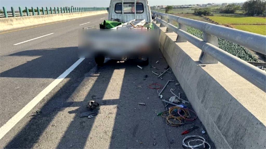 擦撞釀火燒車! 19歲重機騎士「越級駕駛」傷勢嚴重