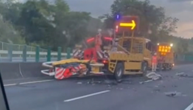 驚險畫面曝光!國1轎車開內線撞緩撞車 肇事駕駛恐賠慘了