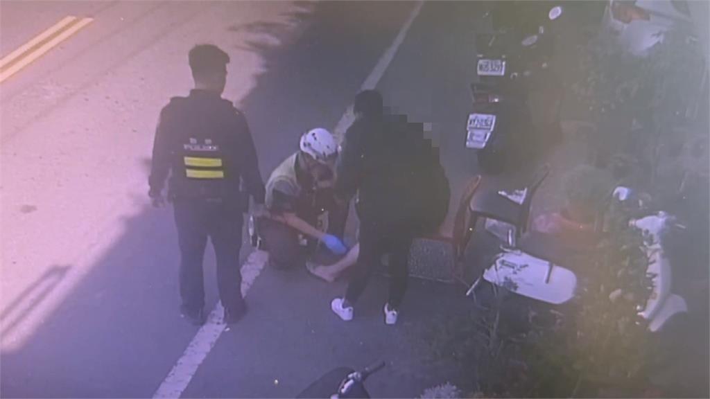 驚險！彰化男童「闖雙黃線」過馬路　騎士急煞「滑行10公尺」慘摔