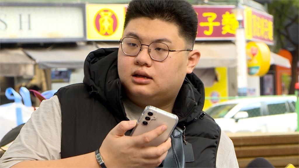 店員唱TWICE歌遭客人罵「憨」 怒回嘴:愛周子瑜不行喔?